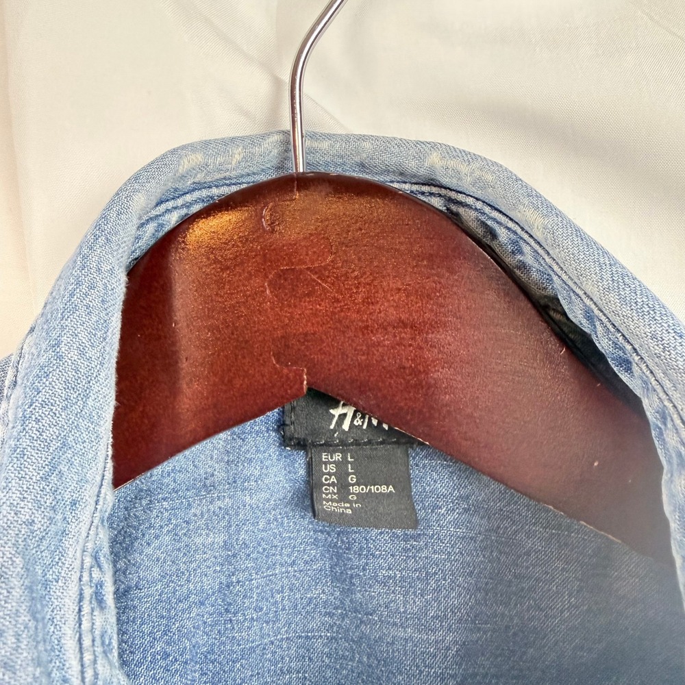 H&M Denim Shirt Mens Large Light Wash Western Snap Front Cowboy Americana Rugged - Picture 4 of 12